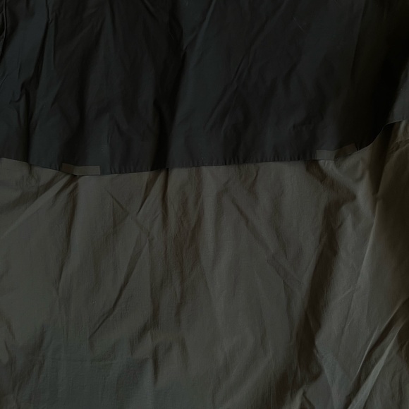 On Running Men's Weather Jacket - Picture 8 of 12